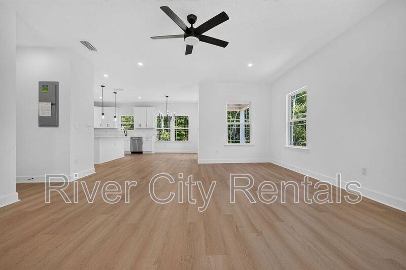 1181 Floyd St - Photo 4 of 31