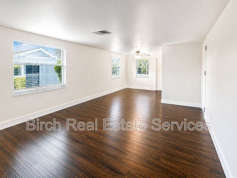 5844 Georgia Ave - Photo 3 of 11