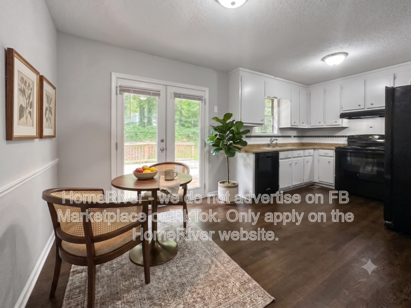 555 Browning Cir - Photo 5 of 25