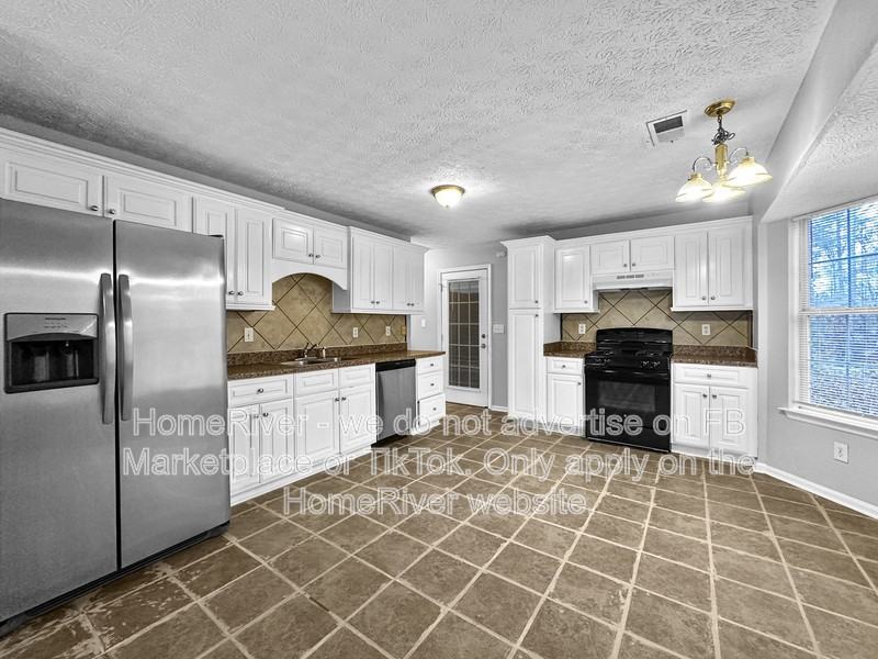 7011 Grinder Dr - Photo 5 of 22