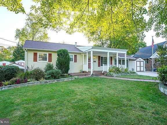 4917 Poplar Dr - Photo 3 of 26