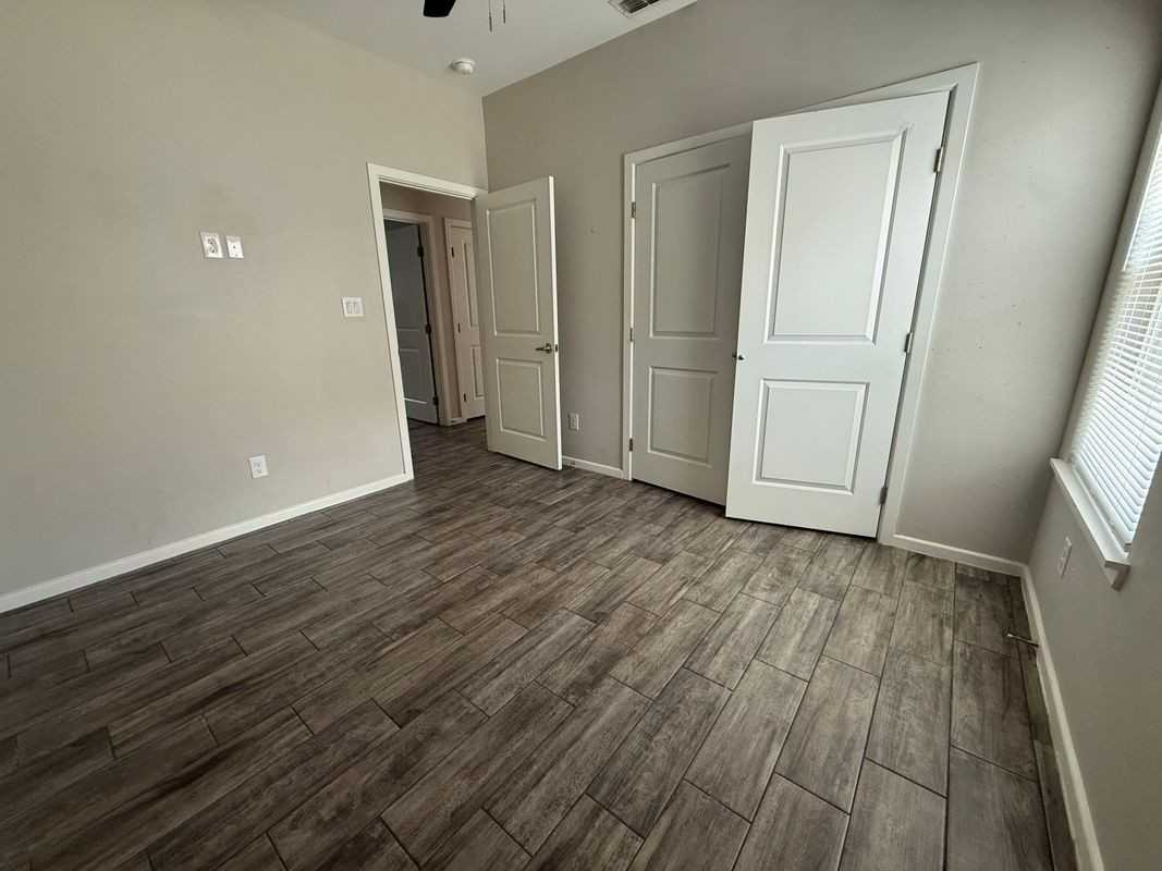 5800 Sandpiper Ave - Photo 5 of 16
