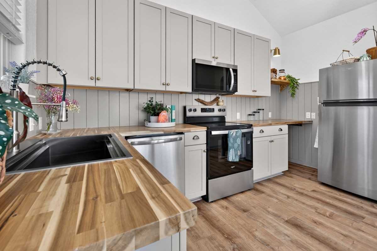 112 Remington Rd - Photo 4 of 35