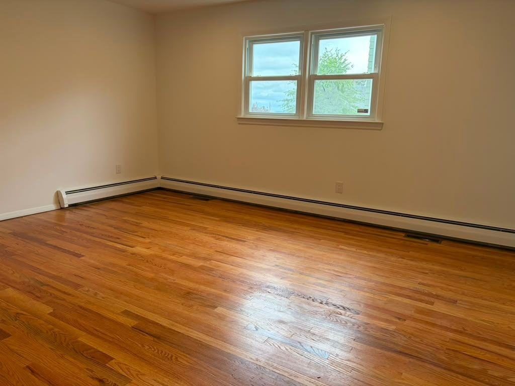 426 Broad St - Photo 5 of 27