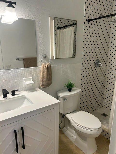 5760 Ne 27th Ave ##B - Photo 5 of 6