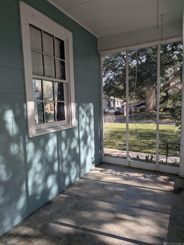 313 Burgin Ave - Photo 4 of 28