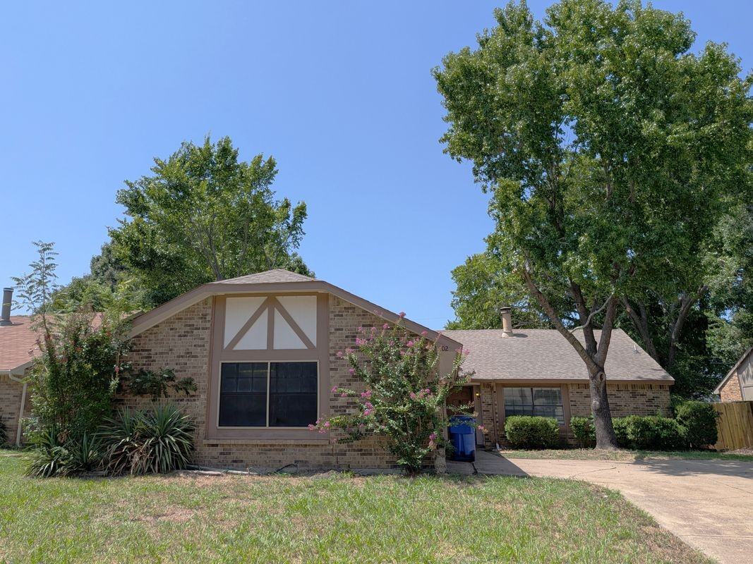 602 Heritage Hill Dr - Photo 2 of 31