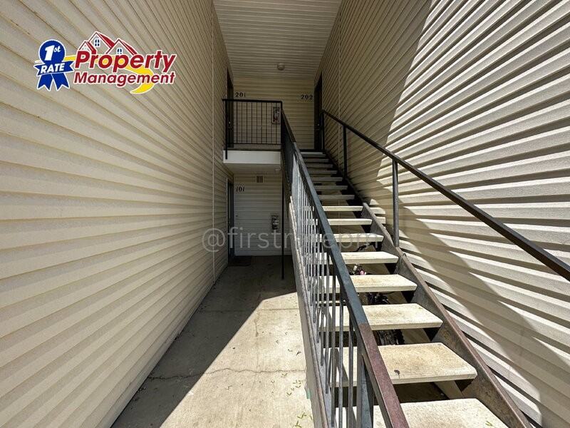 5843 W Clearview Ln #202 - Photo 2 of 26
