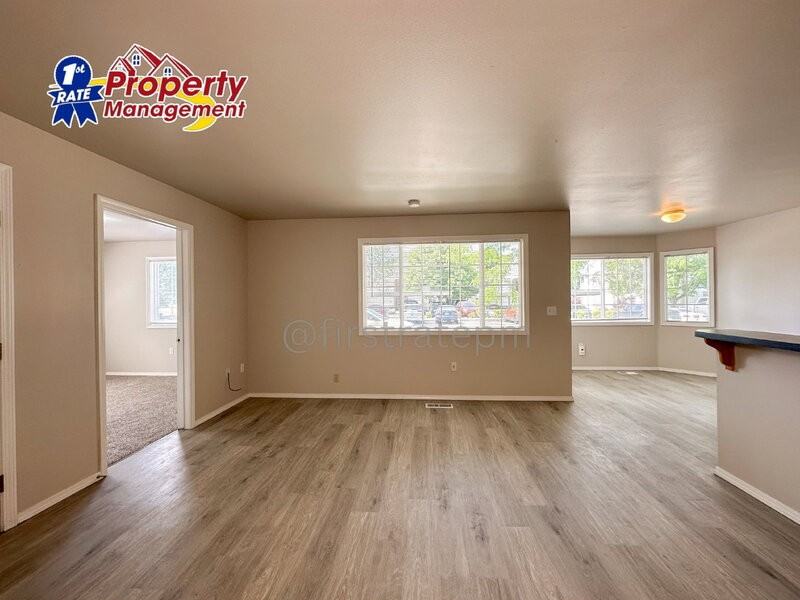 5843 W Clearview Ln #202 - Photo 5 of 26
