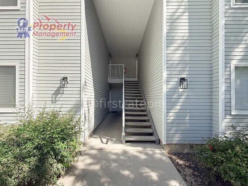 4920 W Blodgett Ln #201 - Photo 2 of 20