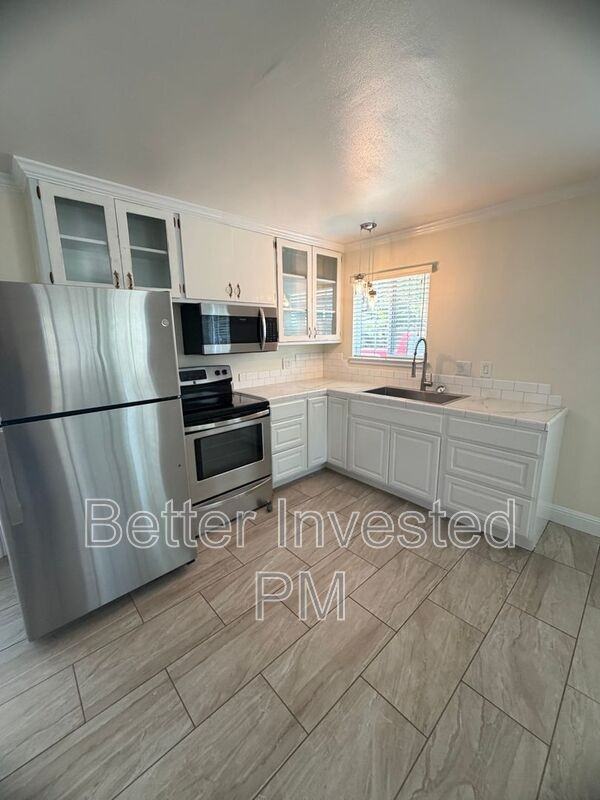 92 Hendley St - Photo 2 of 19