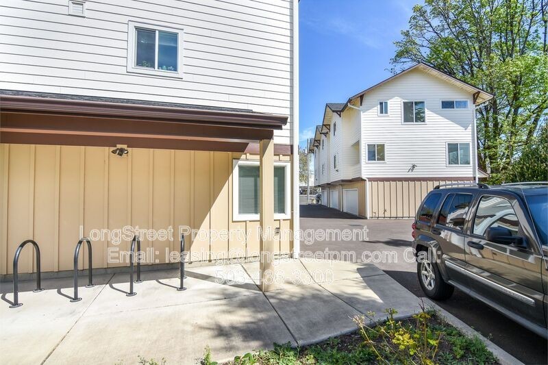 1960 Nw Taylor Ave #101 - Photo 4 of 29