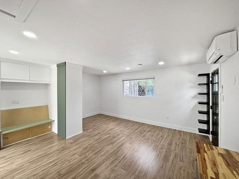 3696 Bellingham Ave - Photo 3 of 16