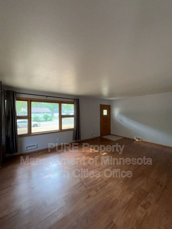 10525 Abbott Ave S - Photo 4 of 36
