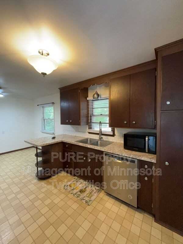 10525 Abbott Ave S - Photo 5 of 36
