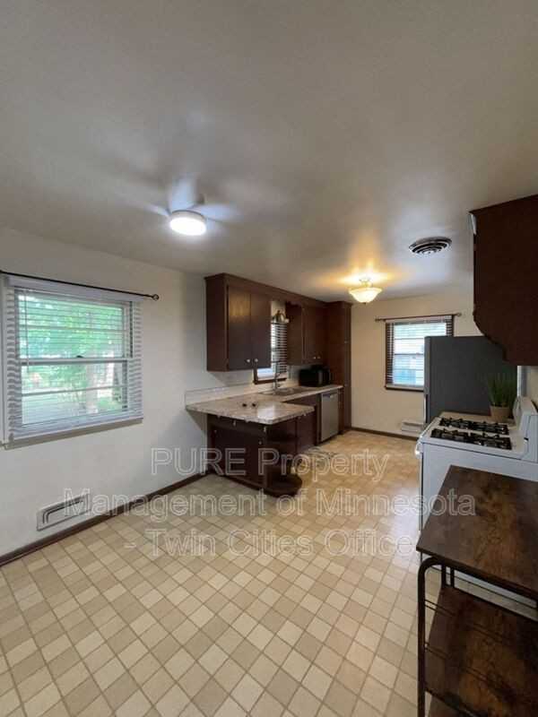 10525 Abbott Ave S - Photo 6 of 36