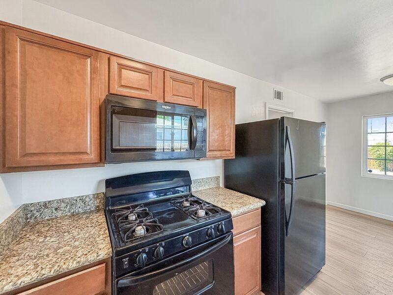 839 N Midway Dr - Photo 7 of 21