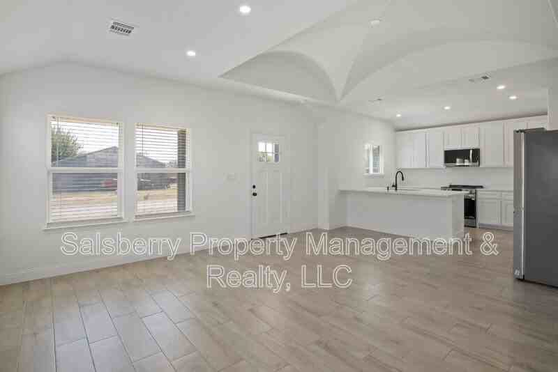 338 S 3rd St - Photo 5 of 34