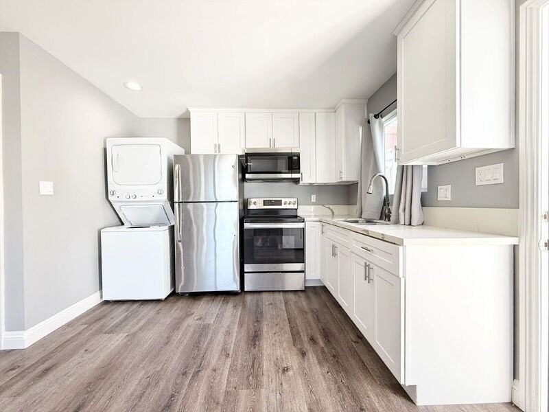 7065 1/2 State St - Photo 4 of 12