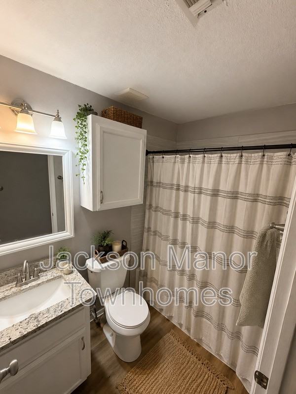 3000 Webb Ave #501 - Photo 3 of 11
