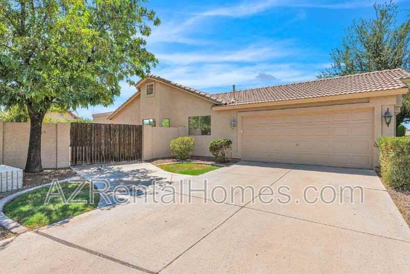 4891 S Rosemary Dr - Photo 4 of 29