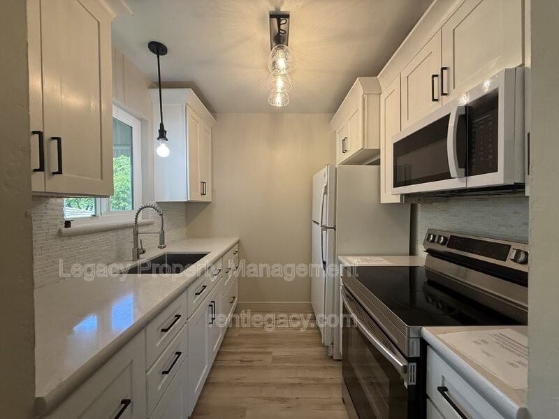 5174 Connecticut Dr #4 - Photo 6 of 16