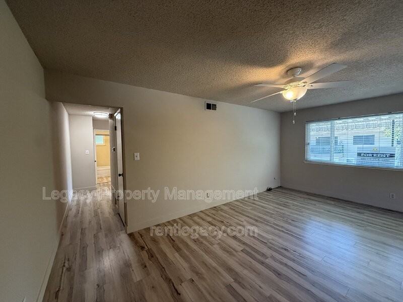 5174 Connecticut Dr #4 - Photo 7 of 16