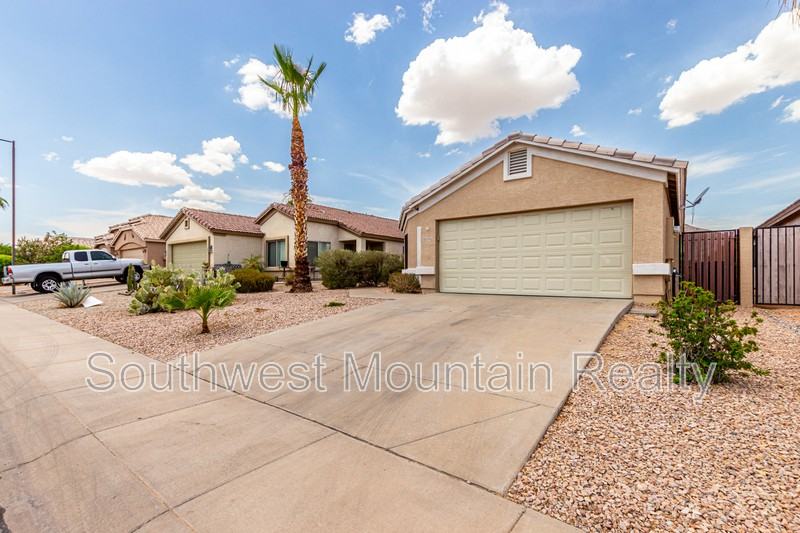 33782 N Mercedes Dr - Photo 3 of 35