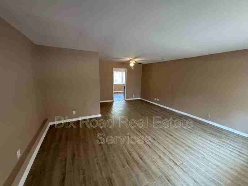440 Mccreary Ct - Photo 6 of 21