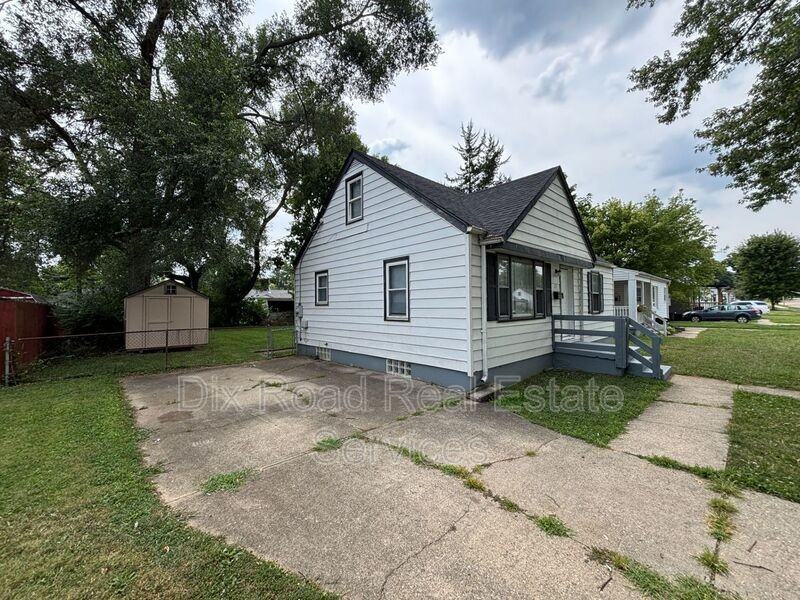 21 Red Bud Ln - Photo 3 of 27