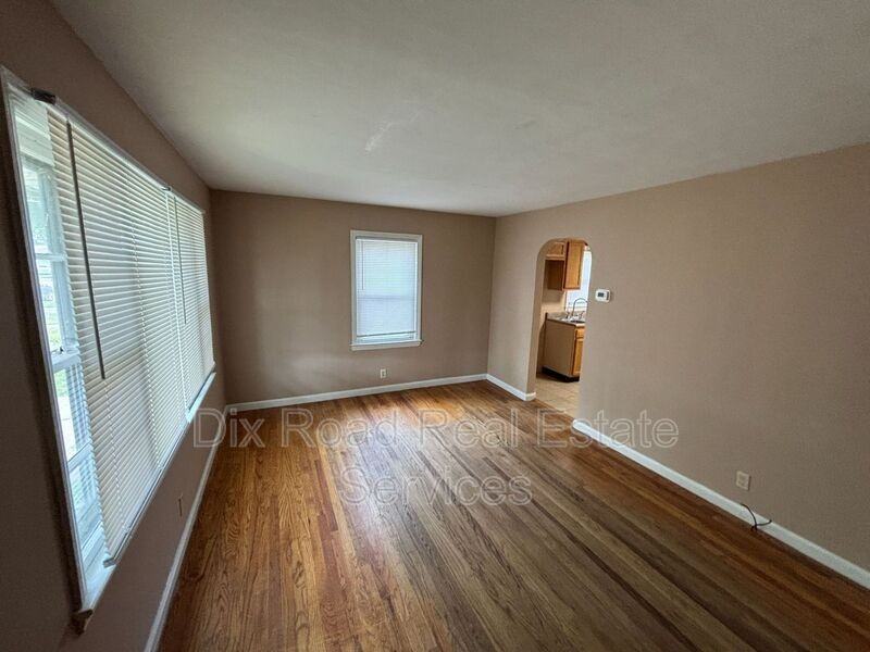 21 Red Bud Ln - Photo 7 of 27