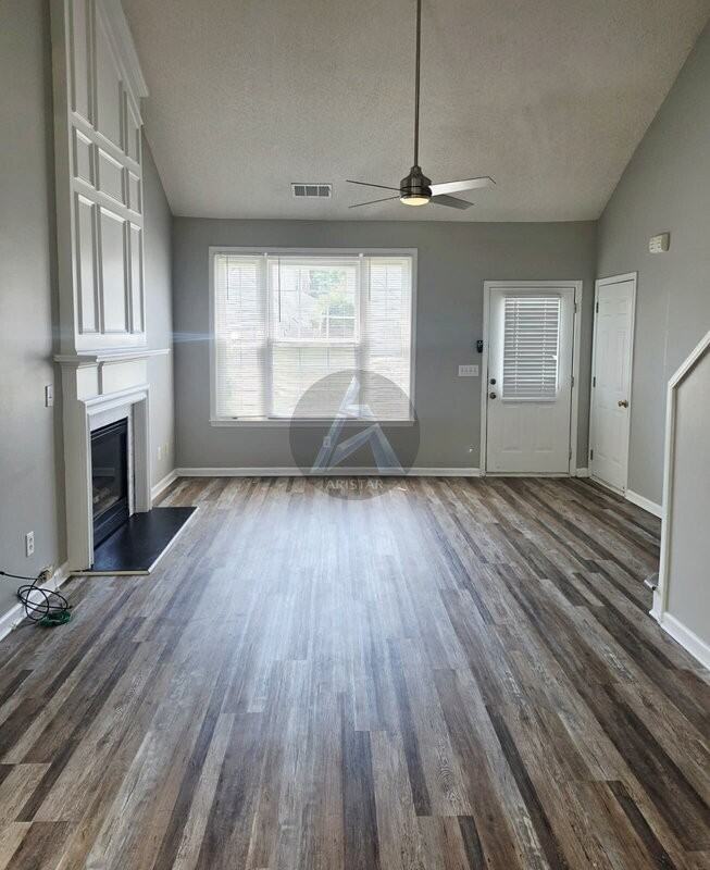 1691 Woodsford Rd Nw - Photo 3 of 26