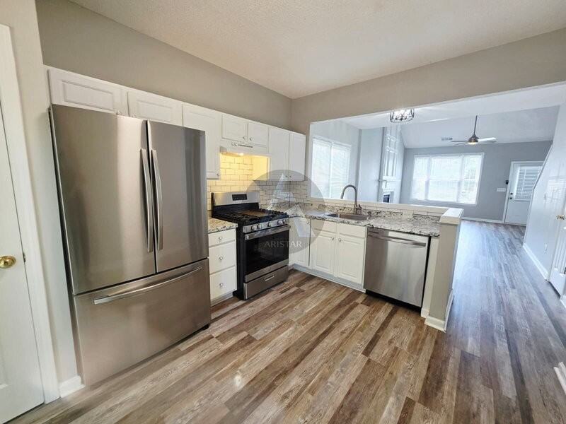 1691 Woodsford Rd Nw - Photo 7 of 26