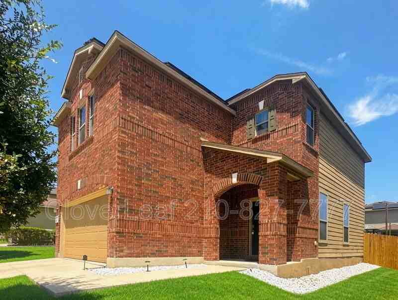 2606 Bluff Xing - Photo 2 of 48