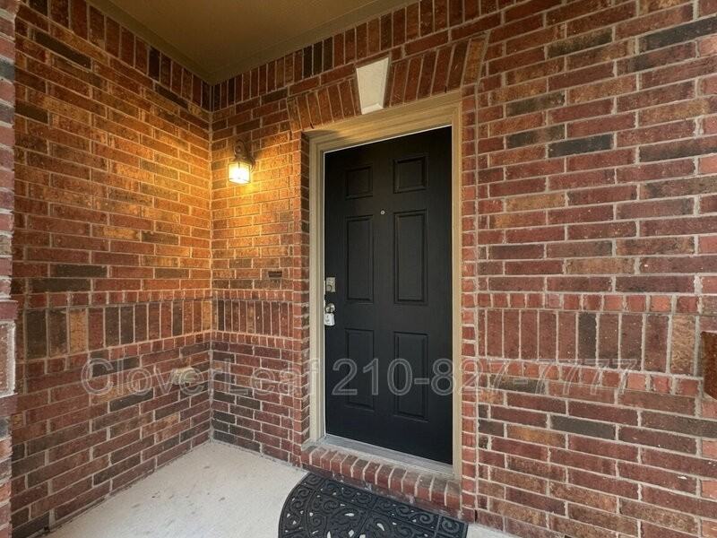 2606 Bluff Xing - Photo 4 of 48