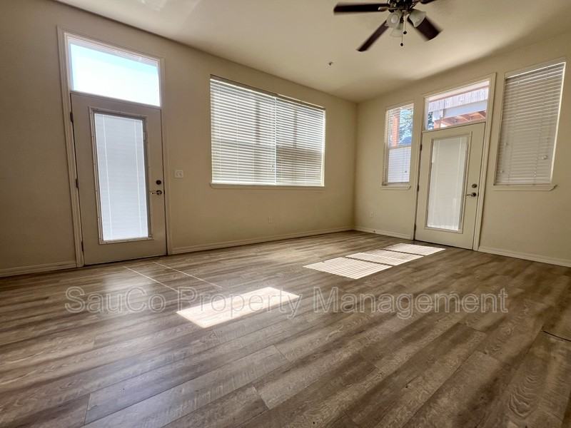 33763 E Columbia Ave - Photo 3 of 7