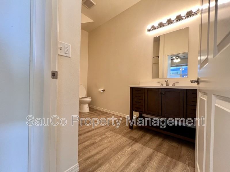 33763 E Columbia Ave - Photo 6 of 7