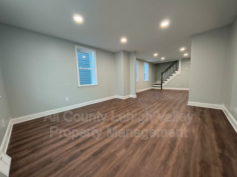 20 E Prospect St - Photo 3 of 17