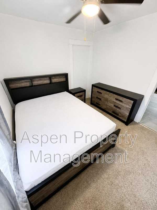 1213 Doemland St - Photo 4 of 7