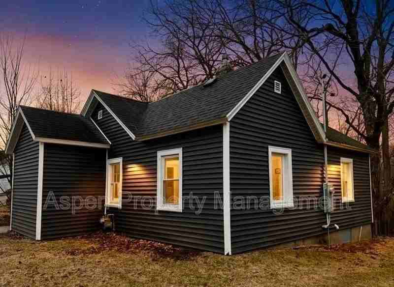 1213 Doemland St - Photo 5 of 7