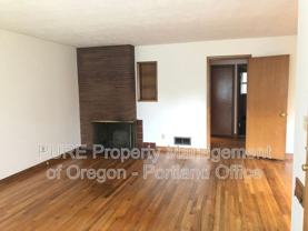 4725 Se Clinton St - Photo 1 of 1
