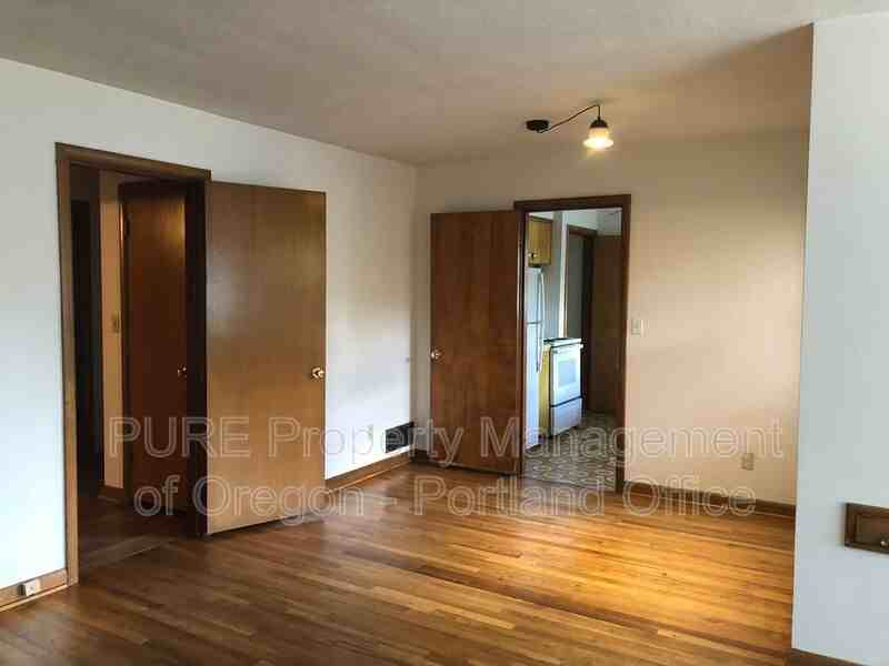 4725 Se Clinton St - Photo 2 of 23