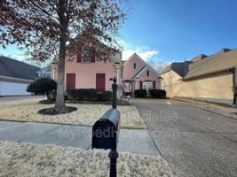 featured image of 137 W Porter Run Dr