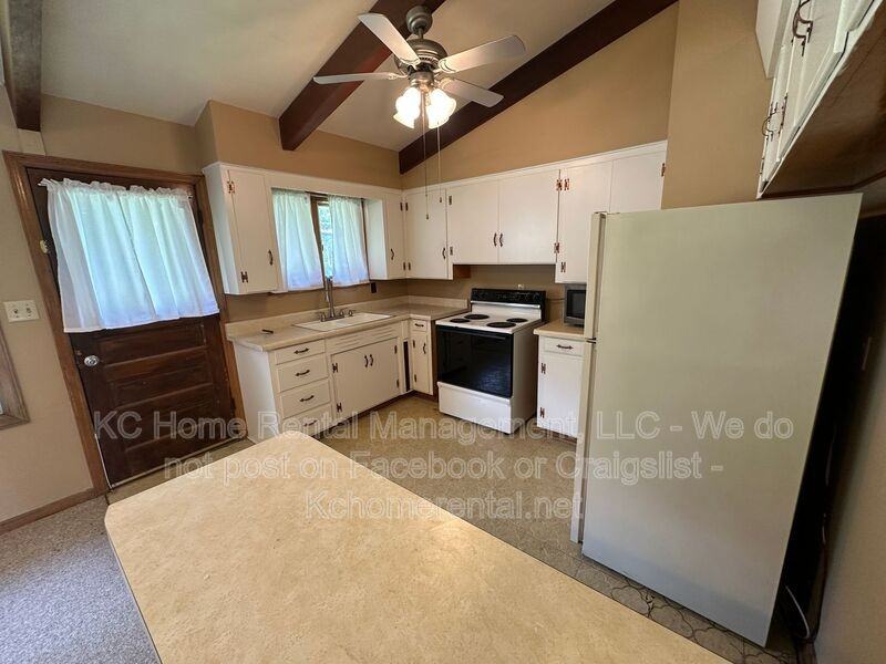 6103 N Garfield Ave - Photo 6 of 28