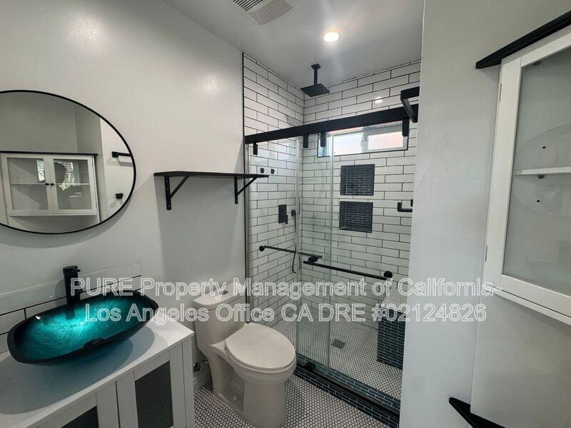 670 W 2nd St #670-1-2 - Photo 6 of 11