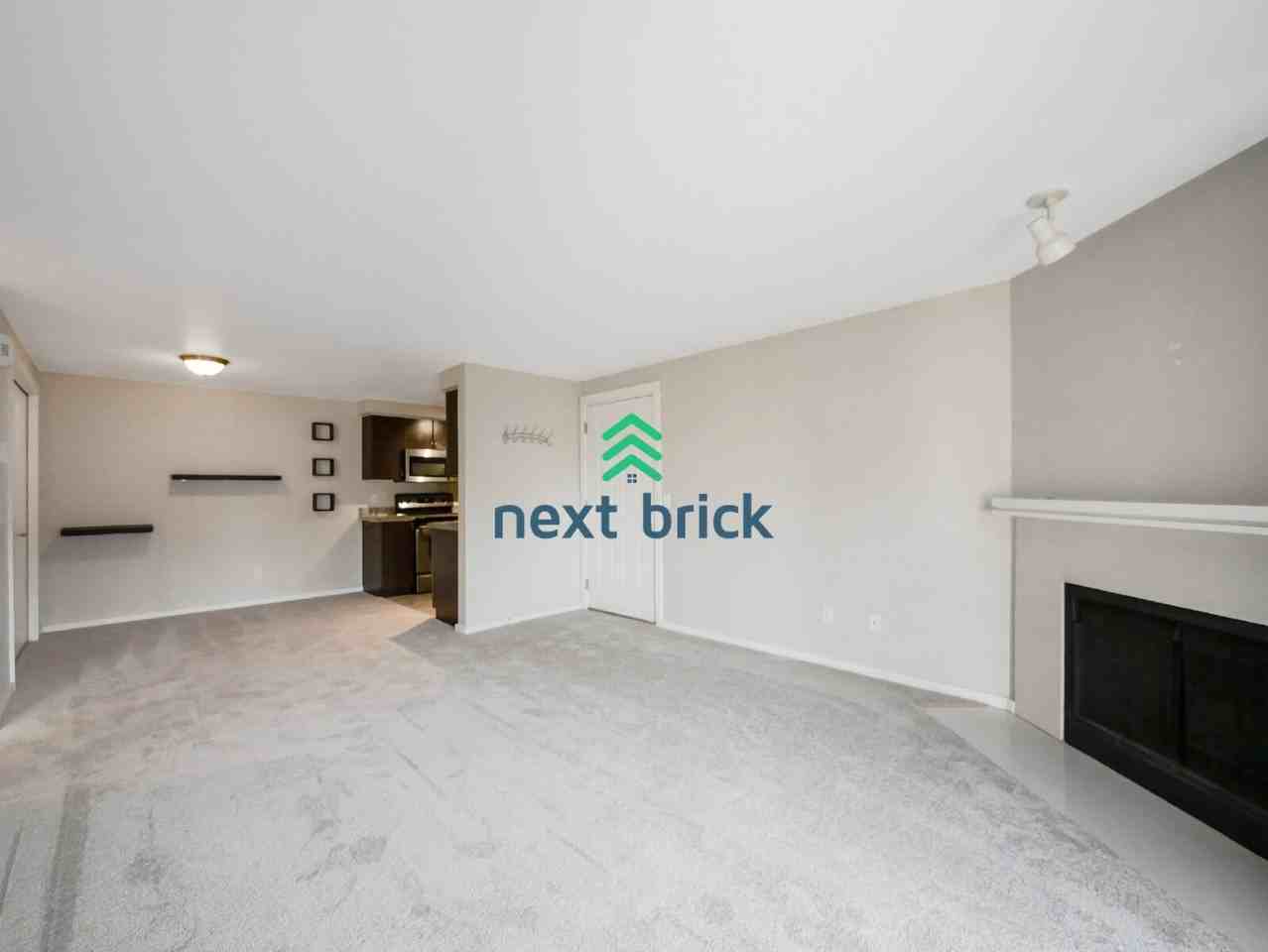 224 9th St #G301 - Photo 3 of 14