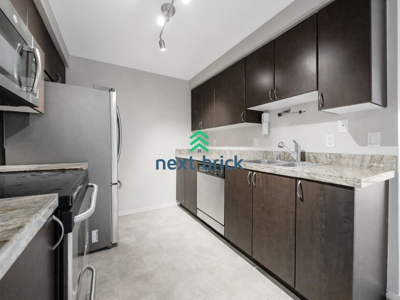 224 9th St #G301 - Photo 6 of 14