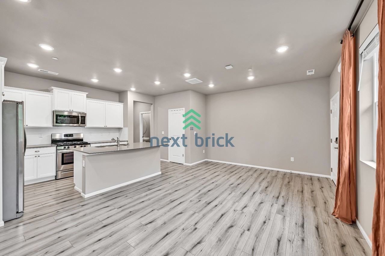 13157 175th Ave E #P5 - Photo 7 of 27