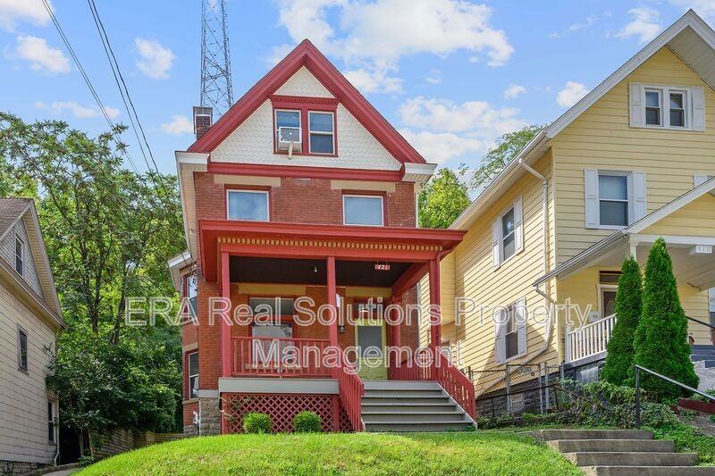 421 Dorchester Ave