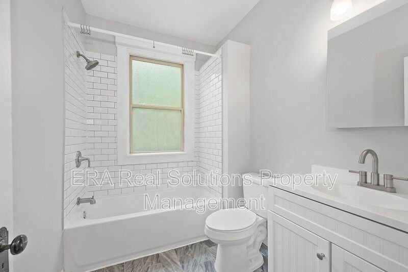 421 Dorchester Ave - Photo 5 of 33